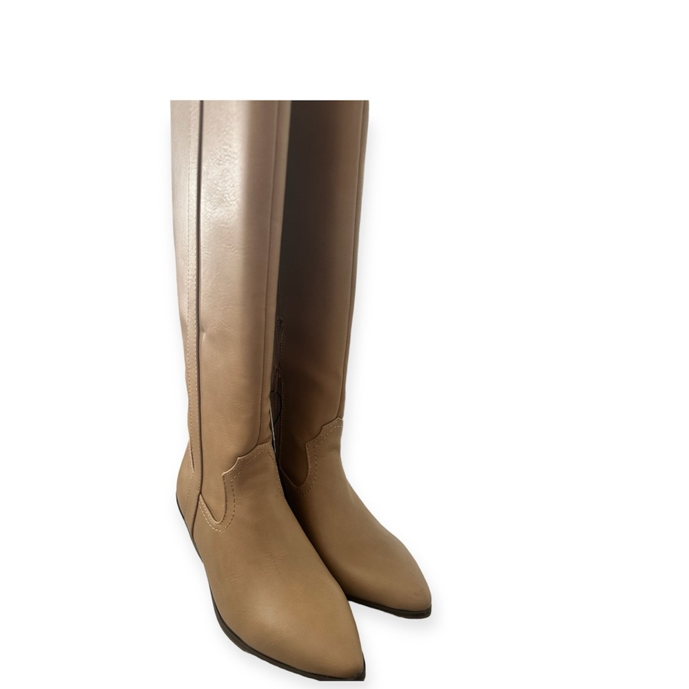 | LAST SIZE🚨 NWOB 🔥 Women's Sommer Western Boots - Universal
Thread™ - Picture 5 of 6